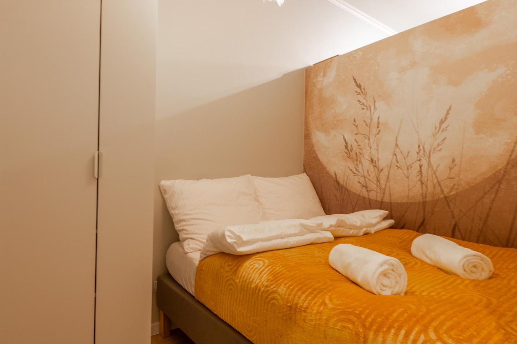 Chill Apartments Central Station Катовице Екстериор снимка