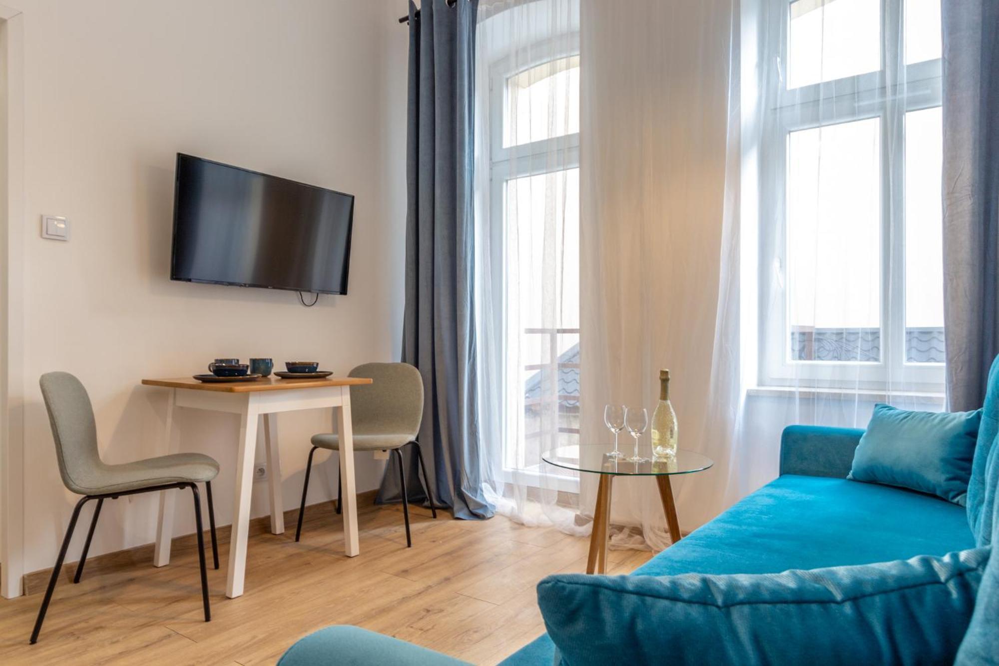 Chill Apartments Central Station Катовице Екстериор снимка
