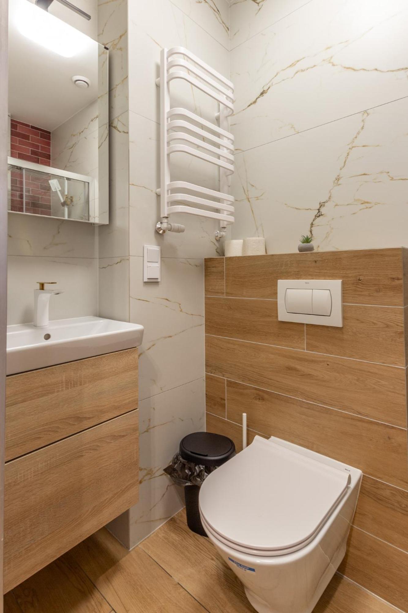 Chill Apartments Central Station Катовице Екстериор снимка