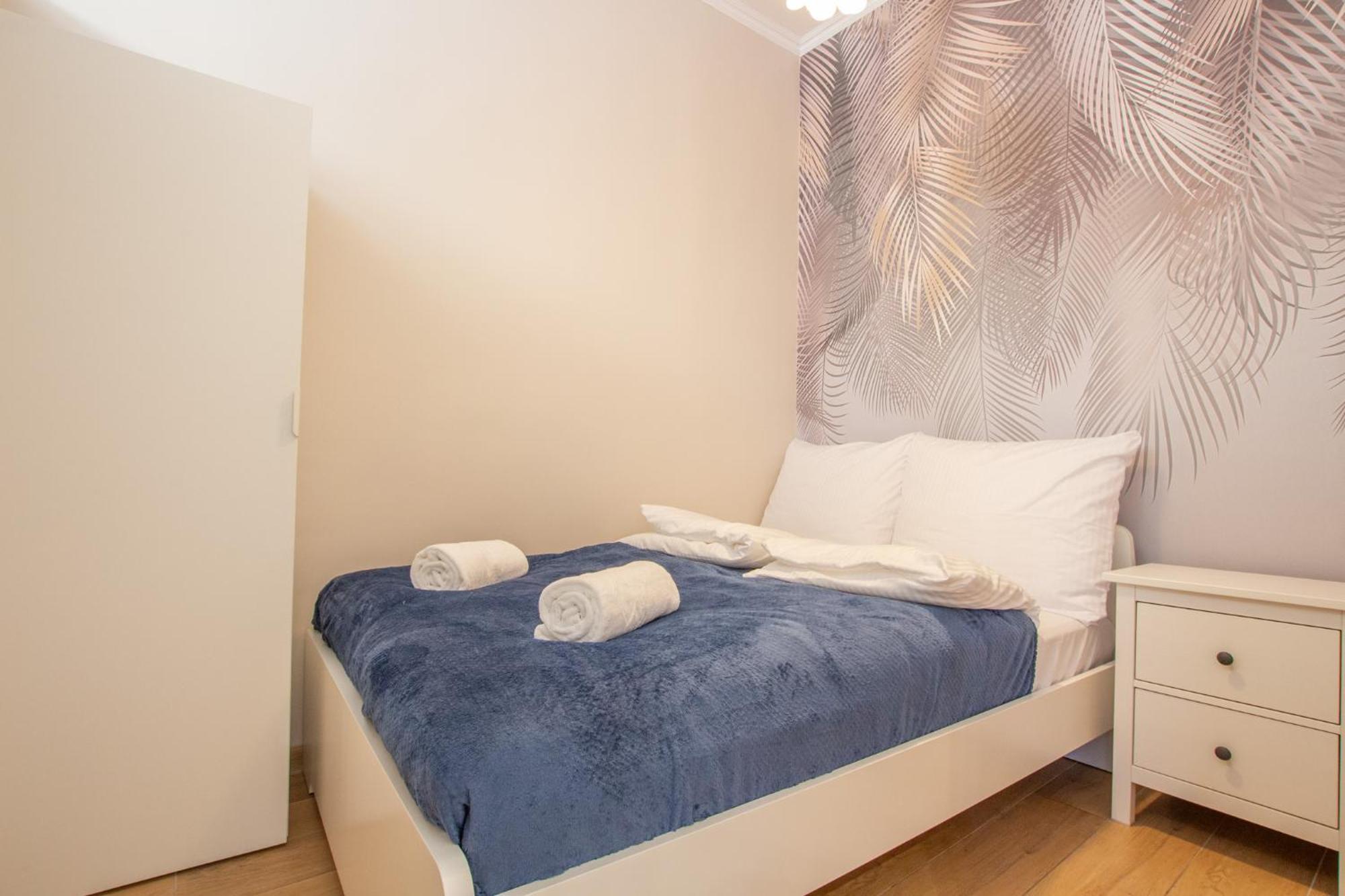 Chill Apartments Central Station Катовице Екстериор снимка