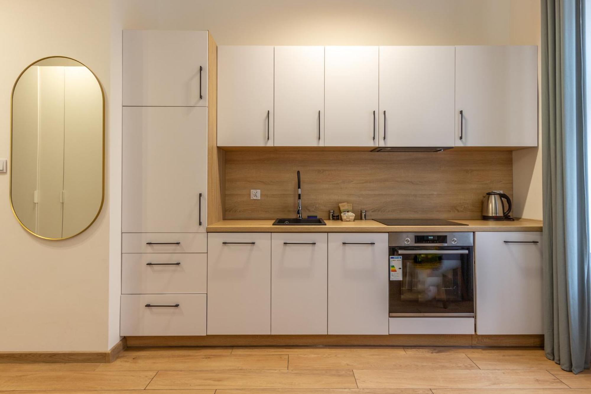 Chill Apartments Central Station Катовице Екстериор снимка