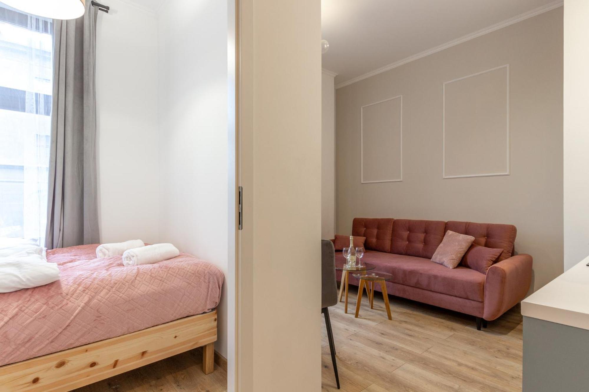 Chill Apartments Central Station Катовице Екстериор снимка