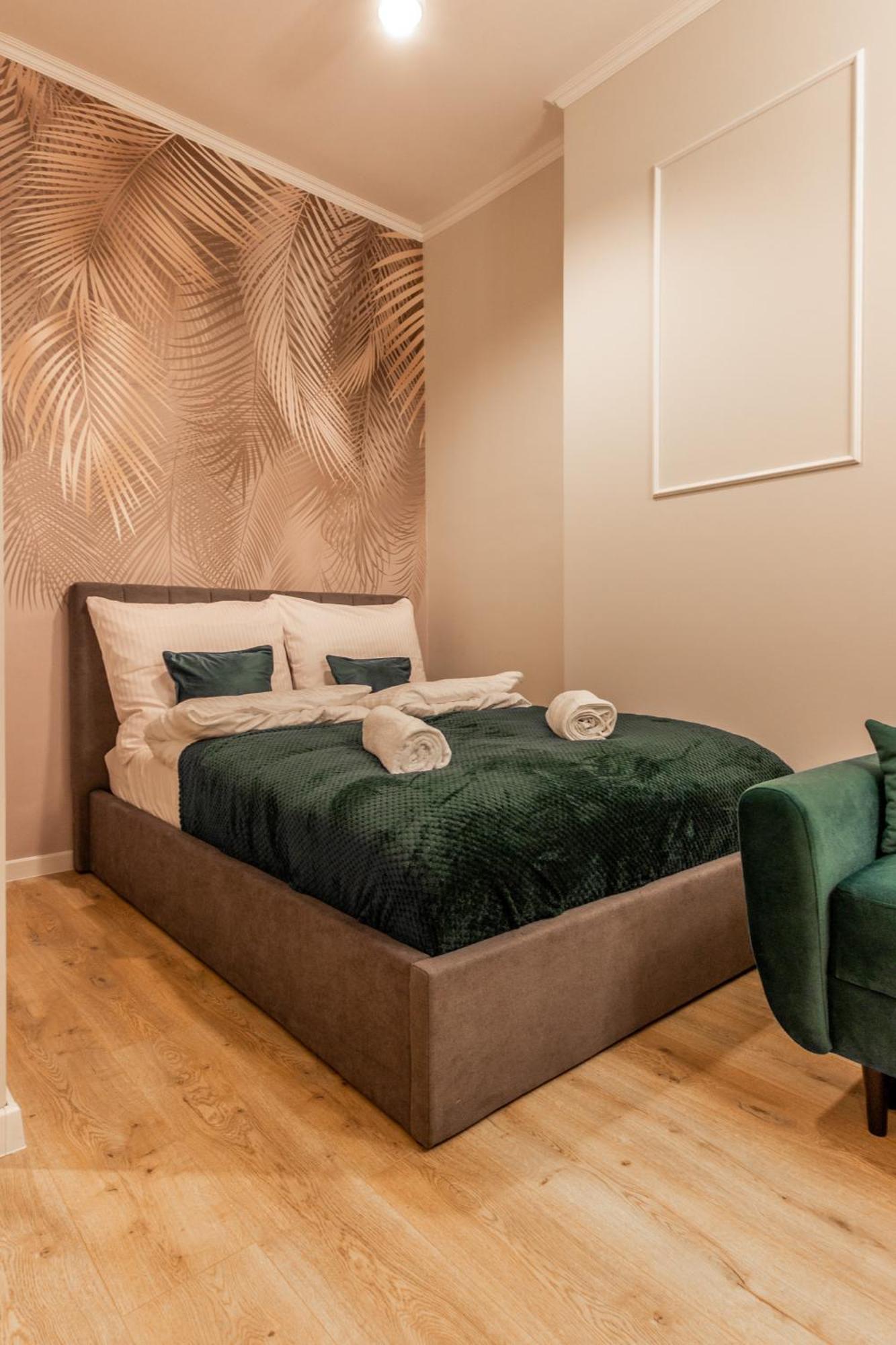 Chill Apartments Central Station Катовице Екстериор снимка