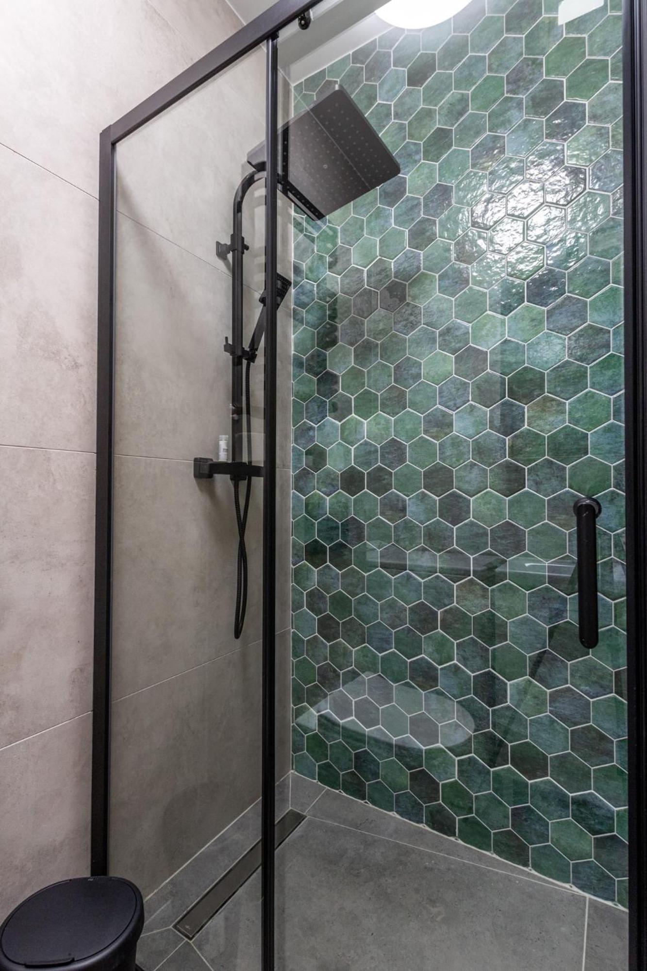 Chill Apartments Central Station Катовице Екстериор снимка